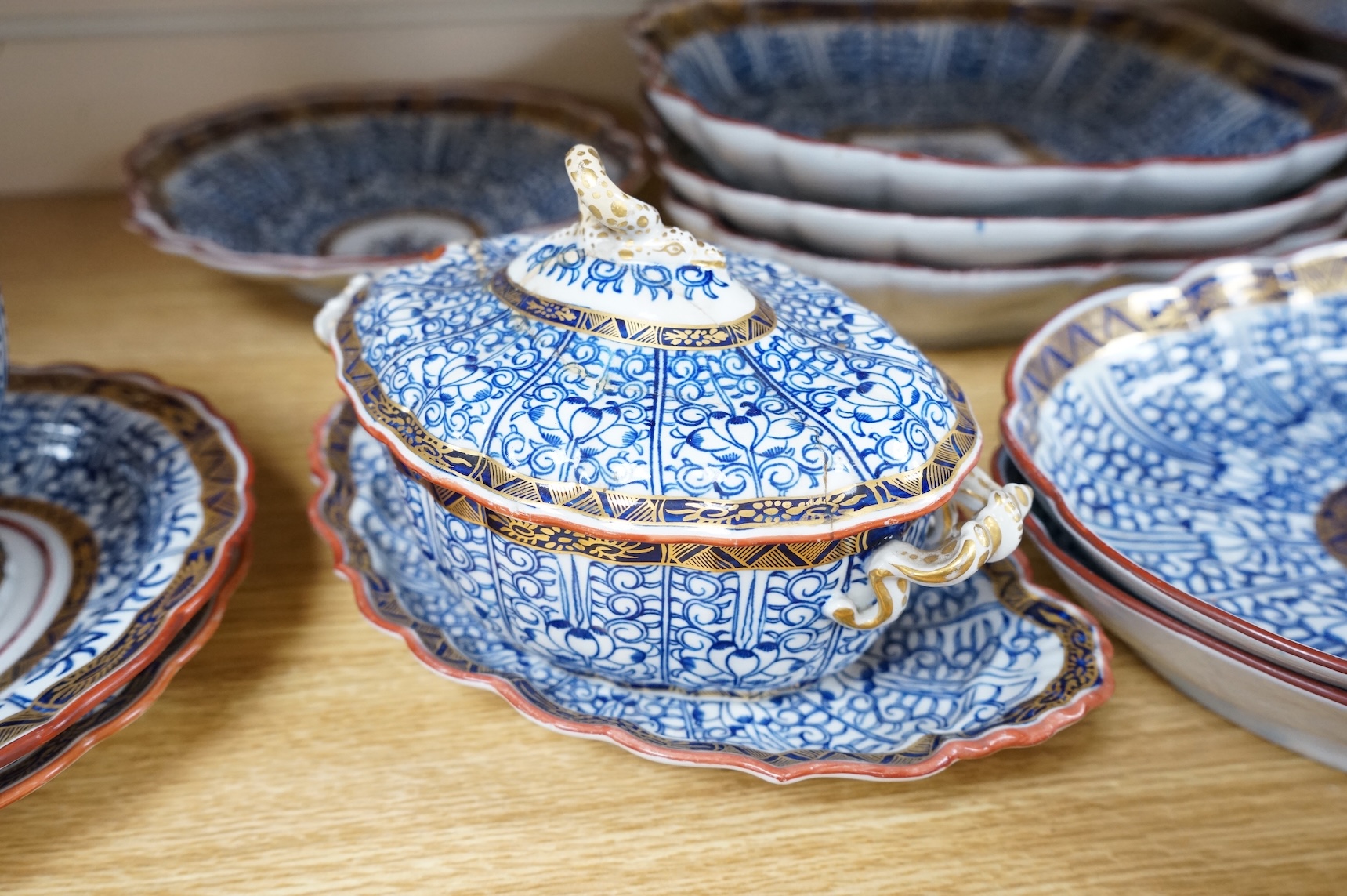 A group of Worcester Royal Lily pattern dessert and dinner wares, 18th/19th century, to include miniature tureens and oval dishes, largest 42cm wide